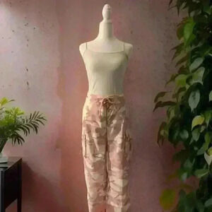 Pink/White Camo Capri